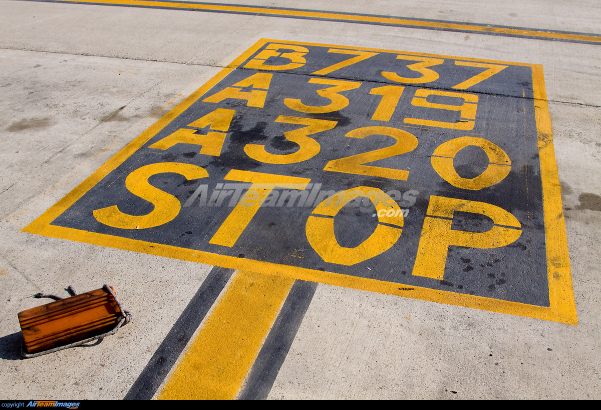 aircraft-stand-markings-large-preview-airteamimages