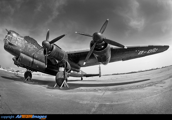 Avro 694 Lincoln B2 (B-010) Aircraft Pictures & Photos - AirTeamImages.com