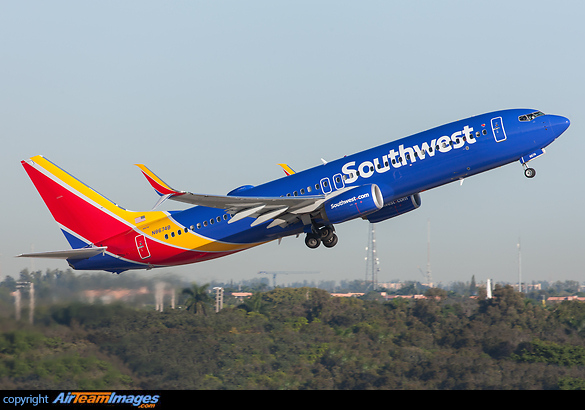 Boeing 737-8H4 (N8674B) Aircraft Pictures & Photos - AirTeamImages.com