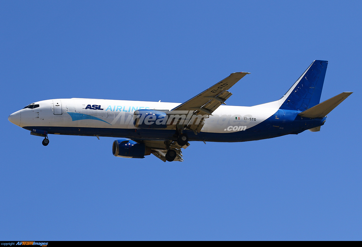 Boeing 737 43Q SF Large Preview AirTeamImages