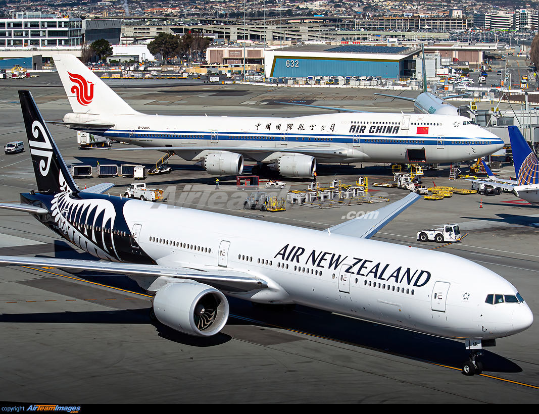 Boeing 777 319 ER Large Preview AirTeamImages