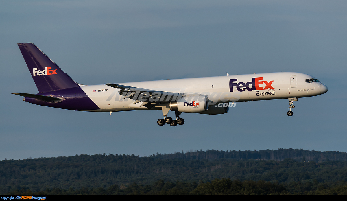 Boeing 757 28A SF Large Preview AirTeamImages