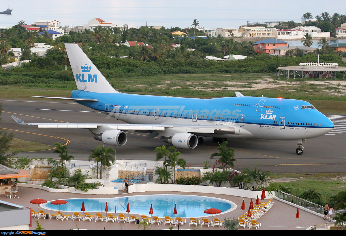 Boeing 747-406 - Large Preview - AirTeamImages.com