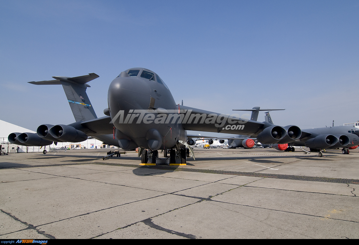 Boeing B-52H-BW Stratofortress - Large Preview - AirTeamImages.com