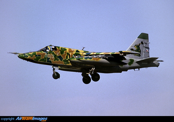 Sukhoi Su-25K Frogfoot (9013) Aircraft Pictures & Photos ...