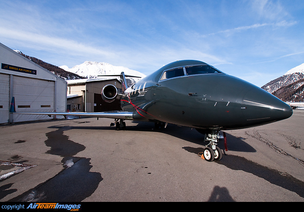 Bombardier Challenger 605 Vp Bgm Aircraft Pictures Photos Airteamimages Com