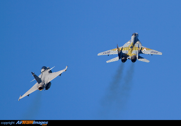 MiG-29 Fulcrum & Saab Gripen (11) Aircraft Pictures & Photos ...