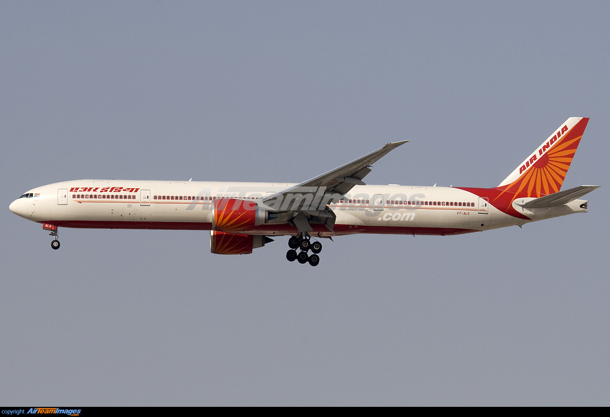 Boeing 777-337/ER - Large Preview - AirTeamImages.com