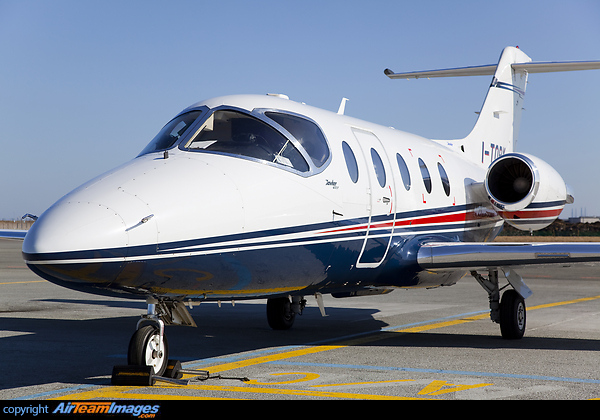 Hawker Beechcraft Hawker 400XP (I-TOPX) Aircraft Pictures & Photos ...