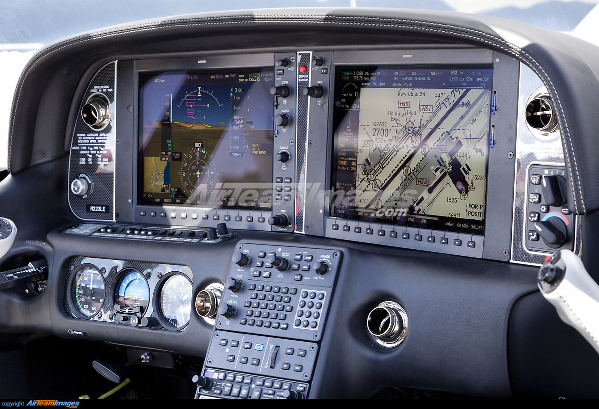 cirrus sr20 cockpit poster