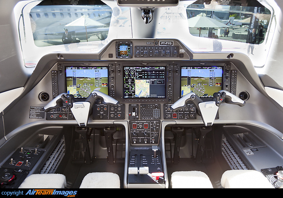 Embraer Phenom 100 (PT-PYQ) Aircraft Pictures & Photos - AirTeamImages.com