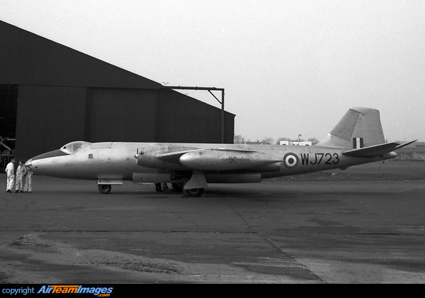 English Electric Canberra B2 (WJ723) Aircraft Pictures & Photos ...