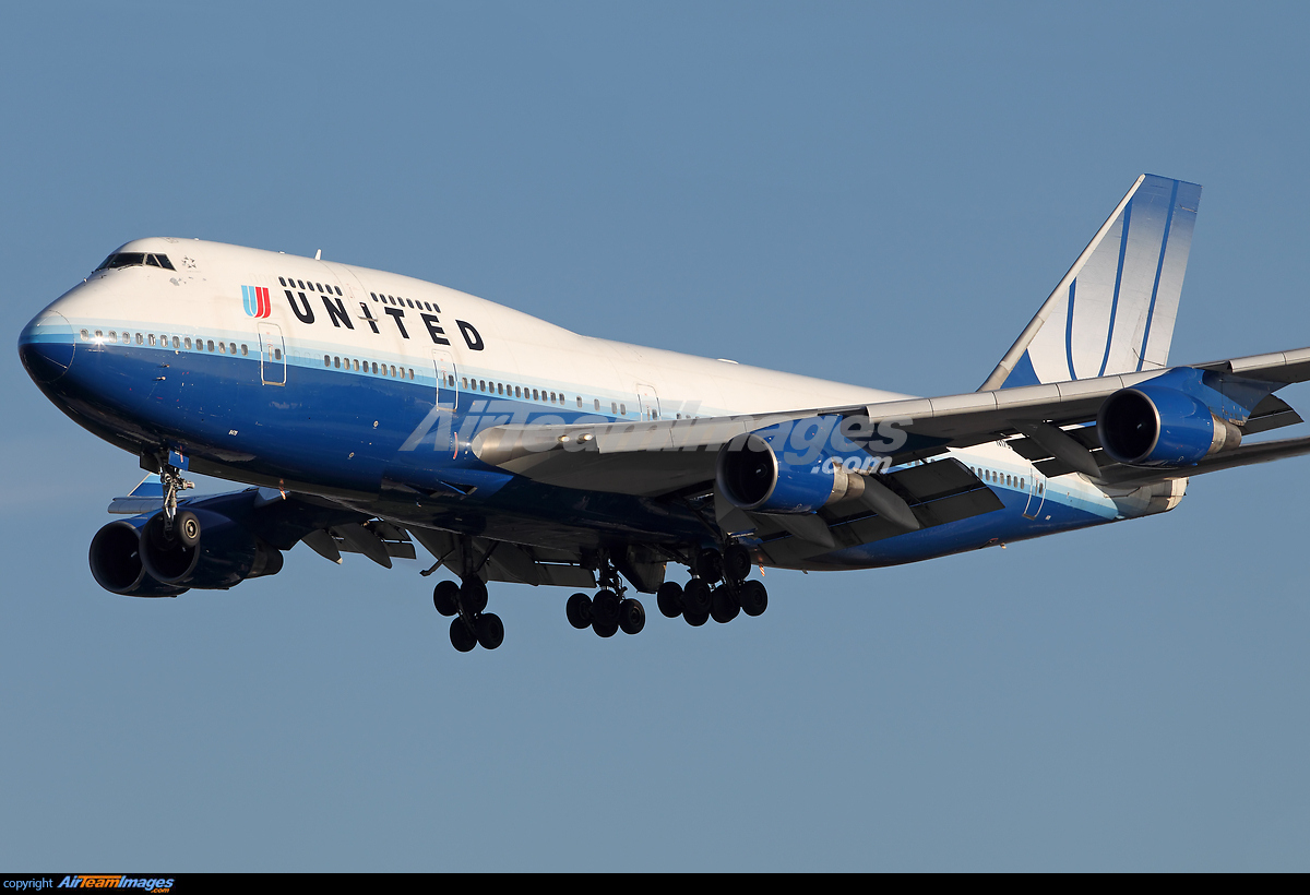 Boeing 747-422 - Large Preview - AirTeamImages.com