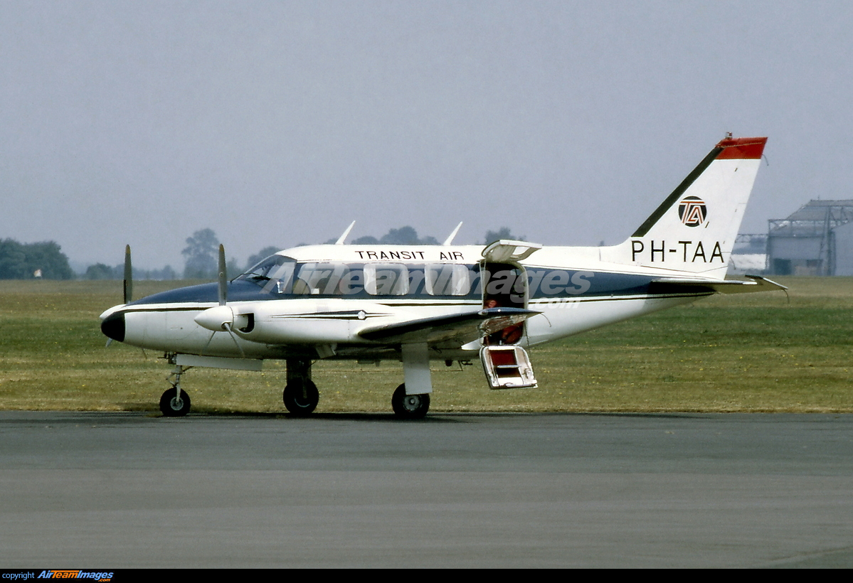 Piper PA-31 Navajo B - Large Preview - AirTeamImages.com