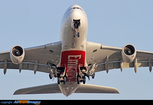 Airbus A380-861 (A6-EDI) Aircraft Pictures & Photos - AirTeamImages.com