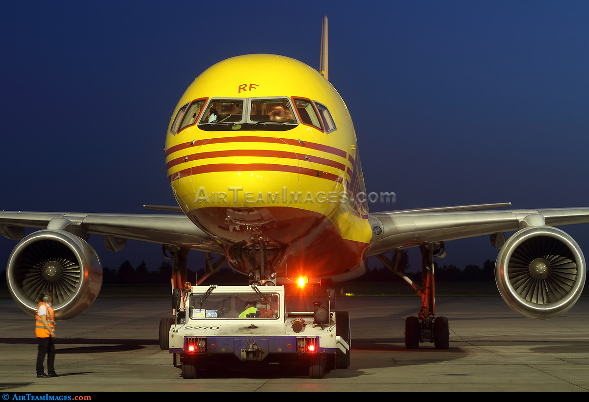 Boeing 757 236sf Large Preview 4634