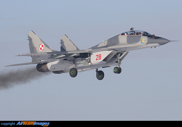 Mikoyan-Gurevich MiG-29UB (28) Aircraft Pictures & Photos ...