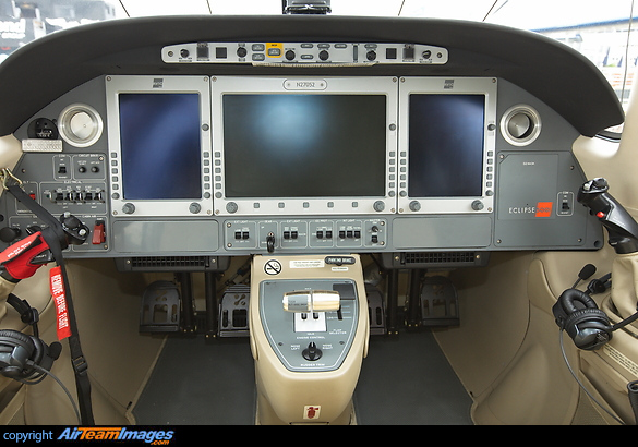 Eclipse 500 (N27052) Aircraft Pictures & Photos - AirTeamImages.com