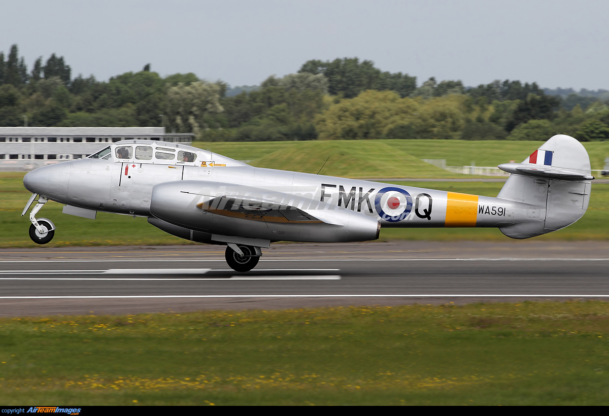 Gloster Meteor T7 - Large Preview - AirTeamImages.com