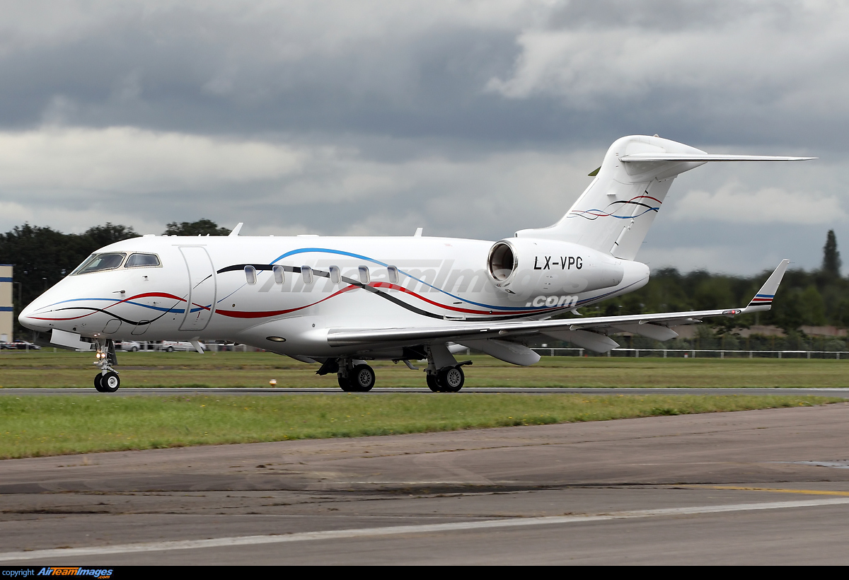 Bombardier Challenger 300 - Large Preview - AirTeamImages.com