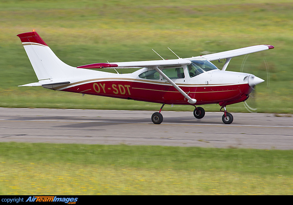 Cessna Tr182 Turbo Skylane Rg (oy-sdt) Aircraft Pictures & Photos 