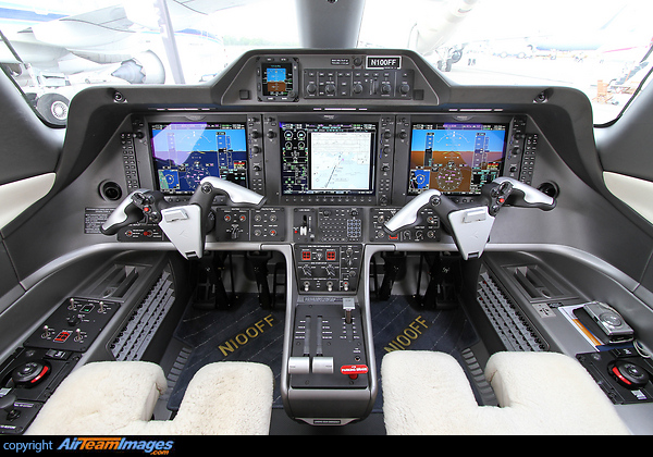 Embraer EMB-500 Phenom 100 (N100FF) Aircraft Pictures & Photos ...