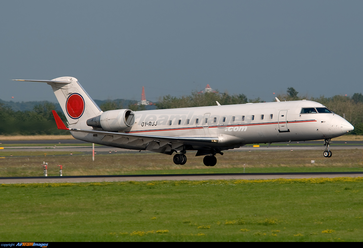 Митсубиси crj 200er