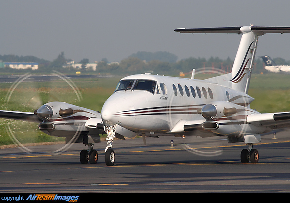 Beechcraft King Air 350 (D-CLOG) Aircraft Pictures & Photos ...