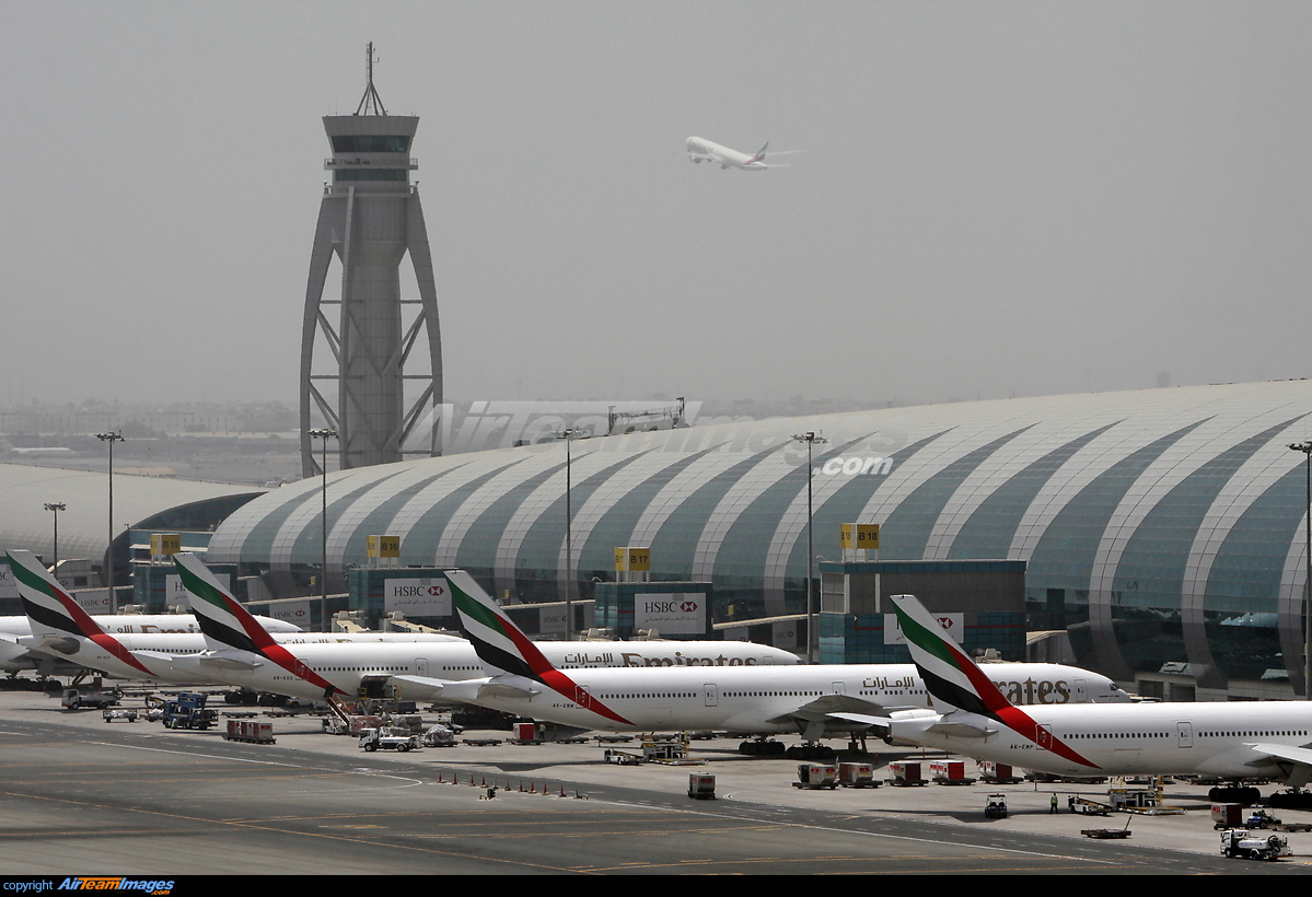 Dubai Airport Terminal 3 - Large Preview - AirTeamImages.com