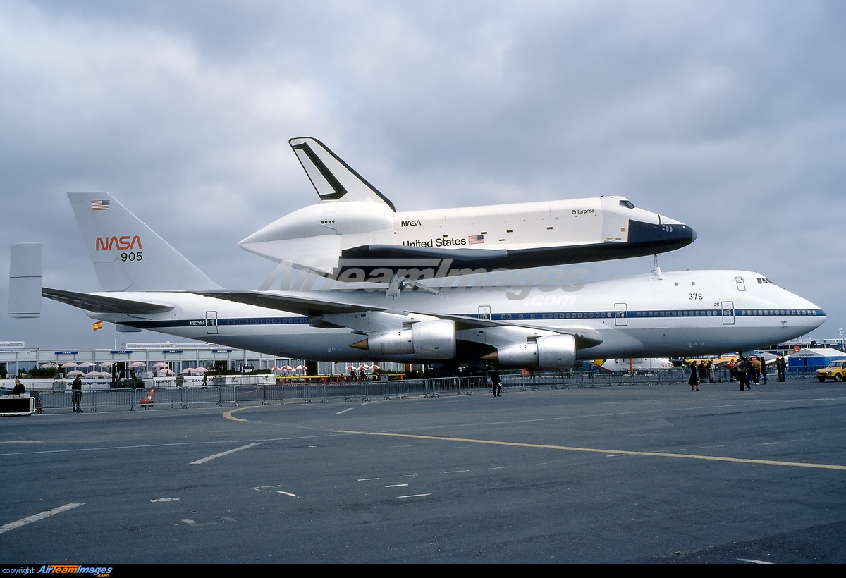 Boeing 747 & Space Shuttle - Large Preview - AirTeamImages.com