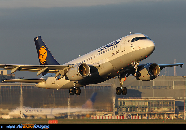 Airbus A319-112 (D-AIBG) Aircraft Pictures & Photos - AirTeamImages.com