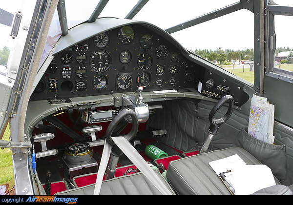 Percival V10 Vega Gull (G-AEZJ) Aircraft Pictures & Photos ...