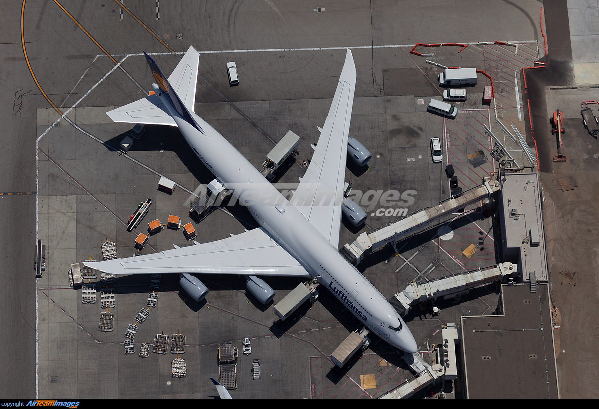 Boeing 747-830 - Large Preview - AirTeamImages.com