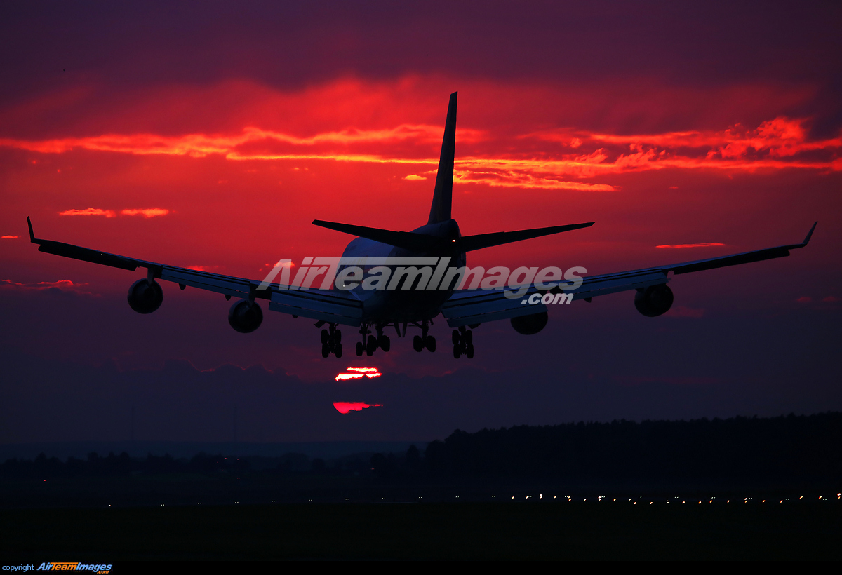 Boeing 747-446 - Large Preview - AirTeamImages.com