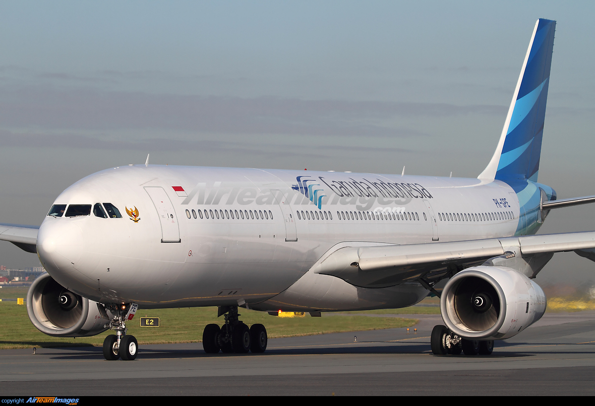 Airbus A330-341 - Large Preview - AirTeamImages.com