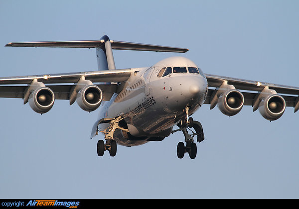 British Aerospace Avro RJ85 (OO-DJV) Aircraft Pictures & Photos ...