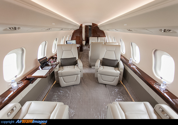 Bombardier Global 6000 (CS-GLA) Aircraft Pictures & Photos ...