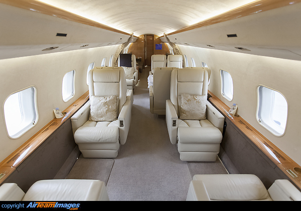 Bombardier Global Express (G-SENT) Aircraft Pictures & Photos ...