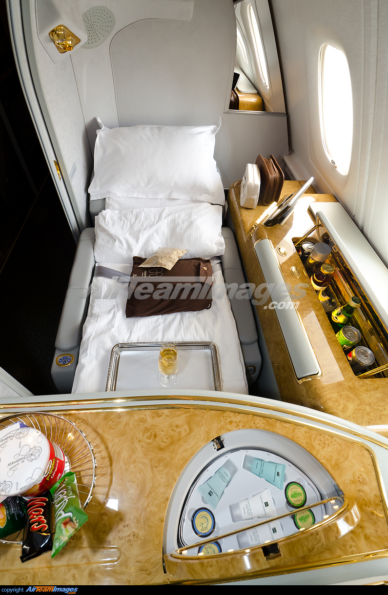 Airbus A380-861 - Large Preview - AirTeamImages.com