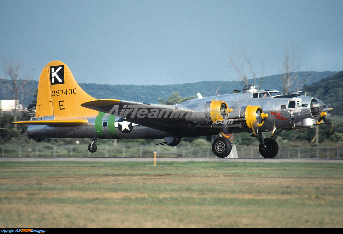 Boeing B-17 Flying Fortress - Large Preview - AirTeamImages.com