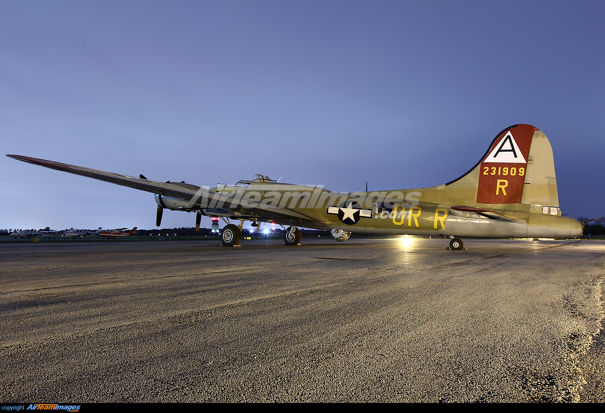 Boeing B-17G Flying Fortress - Large Preview - AirTeamImages.com