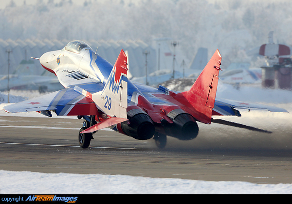 Mikoyan Gurevich MiG-29 (29 BLUE) Aircraft Pictures & Photos ...