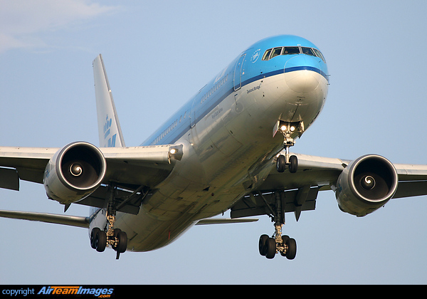 Boeing 767-306/ER (PH-BZK) Aircraft Pictures & Photos - AirTeamImages.com