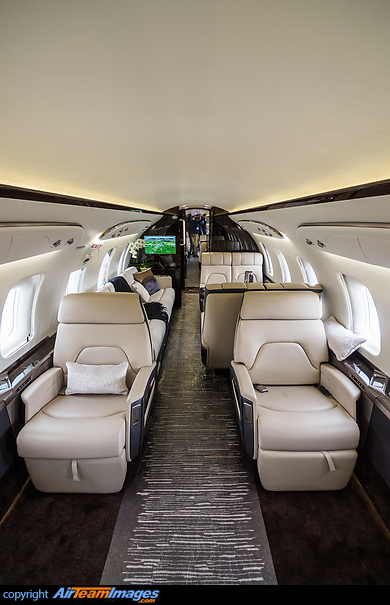 Bombardier Challenger 650 (C-GZKL) Aircraft Pictures & Photos ...