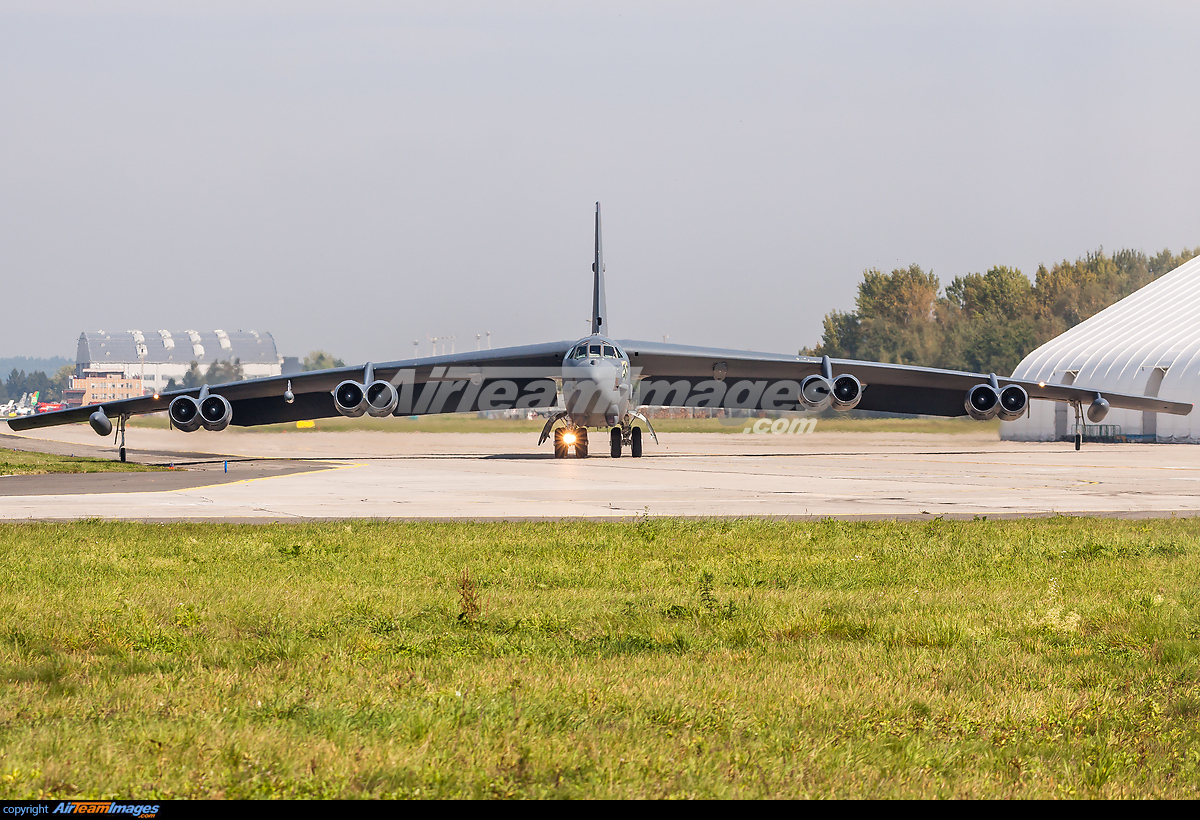 Boeing B-52H-BW Stratofortress - Large Preview - AirTeamImages.com