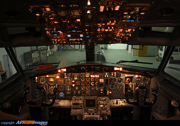 Boeing 737 287 Adv Airteamimages Com