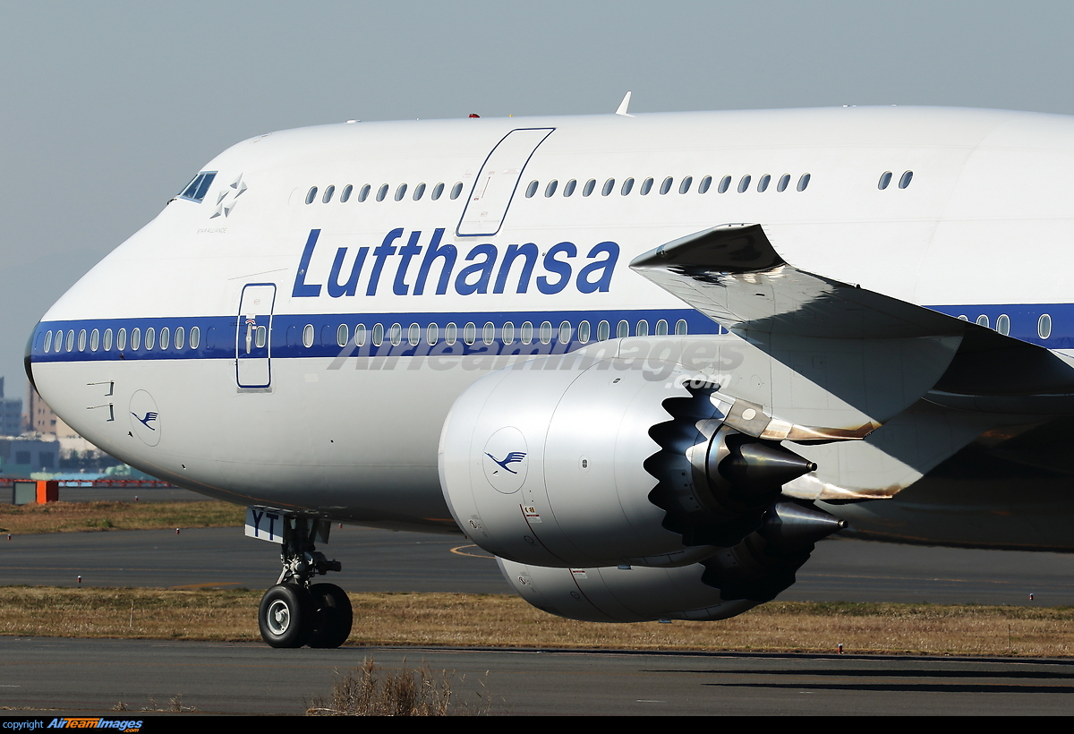 Boeing 747-830 - Large Preview - AirTeamImages.com