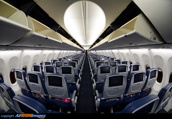 Boeing 737-932/ER (N843DN) Aircraft Pictures & Photos - AirTeamImages.com