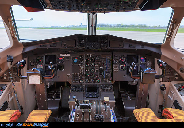 ATR 72-202(F) (HB-ALL) Aircraft Pictures & Photos - AirTeamImages.com