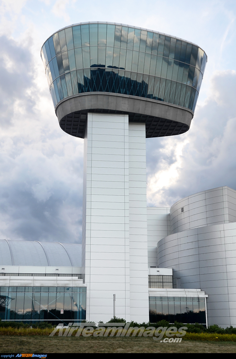 Washington Dulles Tower - Large Preview - AirTeamImages.com